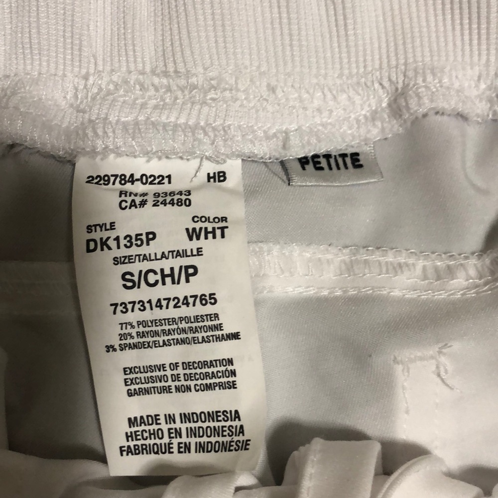 Scrub pants never worn
